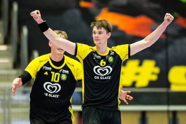 190417 Sävehofs Oskar Sunnefeldt rejoices after template during quarter finals 4 in the Handball Leagues playoffs between Sävehof and HK Malmö on April 17, 2019 in Partille,  Copyright: MICHAELxERICHSEN BB190417MI033