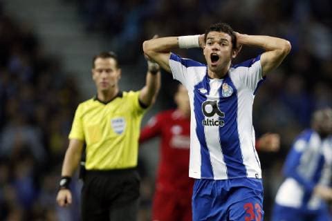(L-R) referee Danny Makkelie, Pepe of FC Porto during the UEFA Champions League quarter final match between FC Porto and Liverpool FC at Estadio do Dragao on April 17, 2019 in Porto, Portugal UEFA Champions League 2018 2019 xVIxVIxImagesx xMauricexvanxSteenxIVx 14221397