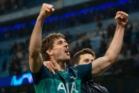 Manchester City v Tottenham Hotspur UEFA Champions League Fernando Llorente of Tottenham Hotspur and Tottenham Hotspur manager Mauricio Pochettino celebrate following the second leg of the UEFA Champions League quarter-final match at the Etihad Stadium, Manchester Content Not Available For UK Newspapers Copyright: xMattxWilkinsonx FIL-13126-0087