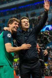 Manchester City v Tottenham Hotspur UEFA Champions League Fernando Llorente of Tottenham Hotspur and Tottenham Hotspur manager Mauricio Pochettino celebrate following the second leg of the UEFA Champions League quarter-final match at the Etihad Stadium, Manchester Content Not Available For UK Newspapers Copyright: xMattxWilkinsonx FIL-13126-0090