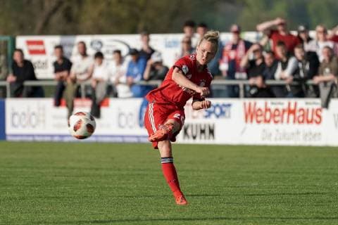 Leonie Maier FCB 20 on ball clipping full body single image action football alliance women Bundesliga SC Sand FC Bayern Munich DFB REGULATIONS PROHIBIT ANY USE OF PHOTOGRAPHS AS IMAGE SEQUENCES AND OR QUASI VIDEO xozx