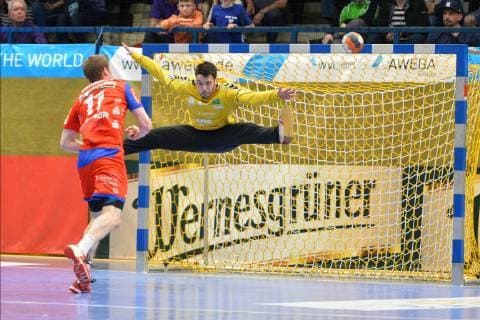 Tim Nothdurft HBW Balingen Weilstetten li and Erik Toepfer Goalkeeper EHV Aue re EHV Aue vs. HBW Balingen Weilstetten 18 04 2019 2 Handball Bundesliga EHV Aue vs. HBW Balingen Handball 2 Bundesliga 18 04 2019 Loessnitz Copyright: xEIBNER BertxHarzerx EP_BHR