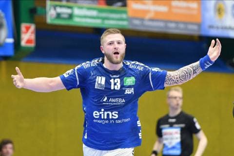 Mindaugas Dumcius EHV Aue cheers EHV Aue vs. HBW Balingen Weilstetten 18 04 2019 2 Handball Bundesliga EHV Aue vs. HBW Balingen Handball 2 Bundesliga 18 04 2019 Loessnitz Copyright: xEIBNER BertxHarzerx EP_BHR