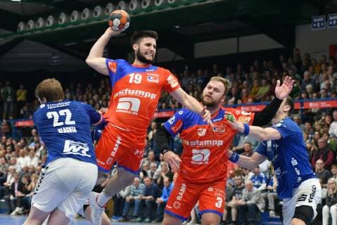 Petr Slachta EHV Aue li Juan Munoz de la Pena HBW Balingen Weilstetten 2 v li Marcel Niemeyer HBW Balingen Weilstetten 2 v re and Kevin Roch EHV Aue re EHV Aue vs HBW Balingen Weilstetten 18 04 2019 2 Handball Bundesliga EHV Aue vs HBW Balingen Handball 2 Bundesliga 18 04 2019 Loessnitz Copyright: xEIBNER BertxHarzerx EP_BHR