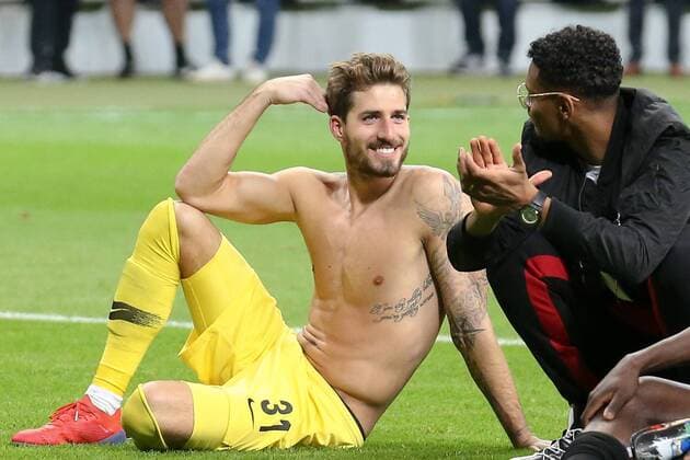 Football Europa League Quarter Final Eintracht Frankfurt Benfica Lisbon on 18 05 2019 at the Commerzbank Arena in Frankfurt Goalkeeper Kevin Trapp Frankfurt talks to Sebastien Haller Frankfurt and laughs MH