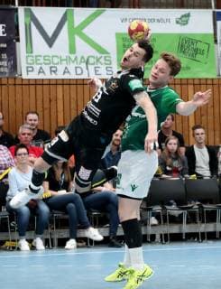 Germany Würzburg s Oliver Arena 20 04 2019 Handball 2 Bundesliga DJK Rimpar Wölfe HC Elbflorenz Dresden Bild v l Roman Becvar HC Elbflorenz Dresden 33 and Lukas Siegler DJK Rimpar Wölfe 20 Copyright: HMBxMedia xHeikoxBecker
