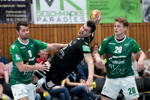 Germany Würzburg s Oliver Arena 20 04 2019 Handball 2 Bundesliga DJK Rimpar Wölfe HC Elbflorenz Dresden Bild v l Dominik Schömig DJK Rimpar Wölfe 8 Roman Becvar HC Elbflorenz Dresden 33 and Lukas Siegler DJK Rimpar Wölfe 20 Copyright: HMBxMedia xHeikoxBecker