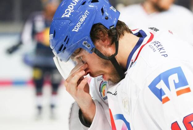 Ice hockey Eishockey - DEL, RB Muenchen vs Mannheim MUNICH,GERMANY,20.APR.19 - ICE HOCKEY - DEL, Deutsche Eishockey Liga, Playoff, final, EHC Red Bull Muenchen vs Adler Mannheim. Image shows Markus Eisenschmid (Mannheim) GEPAxpictures xAndreasxPranter