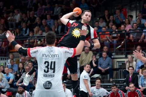 Lübbecke Germany 20 04 2019 2 Handball Bundesliga 2018 2019 TuS N Lübbecke vs TuS Ferndorf L R Branimir Koloper Ferndorf Marian Orlowski Lübbecke Lübbecke Nordrhein Westfalen Germany Merkur Arena