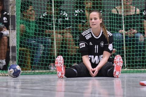 Annamaria Ferenczi goalkeeper VfL Oldenburg disappointed frustrated emotion GER HSG Bad Wildungen Vipers VfL Oldenburg Handball 1 Bundesliga women 20 04 2019 GER HSG Bad Wildungen Vipers VfL Oldenburg Handball 1 Liga women 20 04 2019 Bad Wildungen Copyright: xEIBNER RolandxSippelx EP_RSL