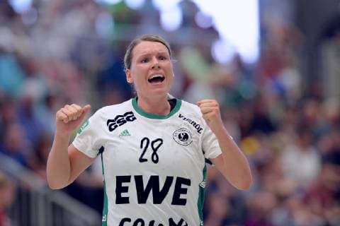 Cheers by Myrthe Schoenaker GER HSG Bad Wildungen Vipers VfL Oldenburg Handball 1 Bundesliga Women 20 04 2019 GER HSG Bad Wildungen Vipers VfL Oldenburg Handball 1 Liga Women 20 04 2019 Bad Wildungen Copyright: xEIBNER RolandxSippelx EP_RSL