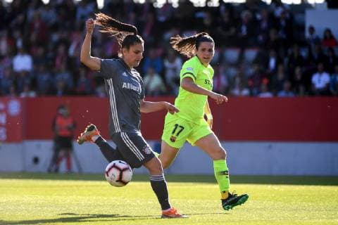 v li Jovana Damnjanovic FC Bayern München FCB 9 Andrea Pereira Barcelona 17 in duel duel tackle dynamic action action football UEFA Women s Champions League FC Bayern München FC Barcelona xslx