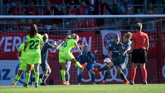 Toni Duggan Barcelona 16 pulls away with goal shoot on goal football UEFA Women s Champions League FC Bayern Munich FC Barcelona xslx