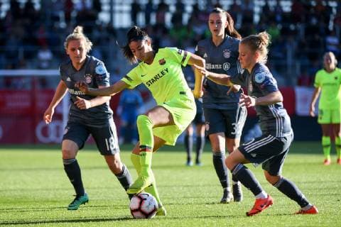 v li Dominika Skorvankova FC Bayern München FCB 18 Leila Ouahabi Barcelona 15 Sara Ilonka Däbritz Sara Daebritz FC Bayern München FCB 33 Leonie Maier FC Bayern München FCB 20 in duel duel tackle dynamics action football UEFA Women s Champions League FC Bayern München FC Barcelona xslx