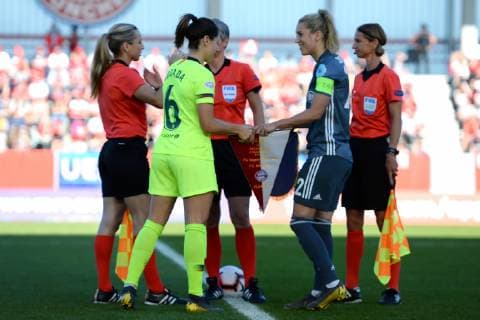 v li Vicky Losada Barcelona 6 Verena Schweers FC Bayern München FCB 22 at the welcome pennant exchange football UEFA Women s Champions League FC Bayern München FC Barcelona xslx