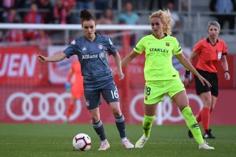v li Lina Maria Magull FC Bayern München FCB 16 Kheira Hamraoui Barcelona 18 in duel duel tackle dynamic action action football UEFA Women s Champions League FC Bayern München FC Barcelona xslx