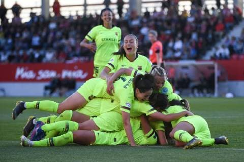 FC Barcelona players celebrating goal celebration celebrating the goal goal celebration celebrating the goal to 0 1 by Kheira Hamraoui Barcelona 18 on the ground hidden optimistic action football UEFA Women s Champions League FC Bayern Munich FC Barcelona xslx