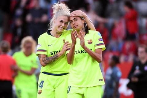 v li Maria Leon Barcelona 4 Andressa Alves Barcelona 10 after the end of the game joyful friendly cheerful bright optimistic football UEFA Womens Champions League FC Bayern Munich FC Barcelona xslx