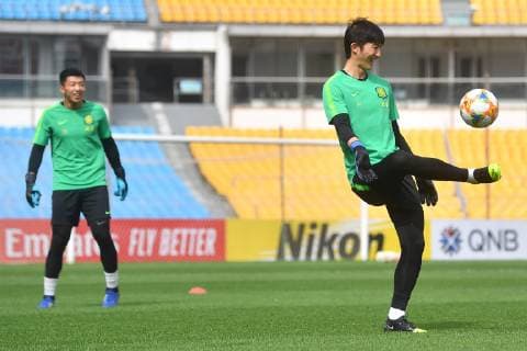 Players of China s Beijing Sinobo Guoan take part in a training session before the group G match against Thailand s Buriram United during the 2019 AFC Champions League in Beijing, China, 23 April 2019. Beijing Sinobo Guoan gears up for 2019 AFC group G match 20190423_405070