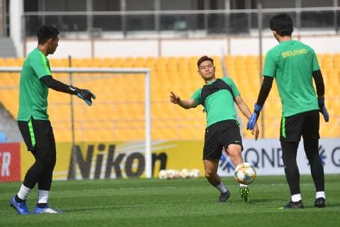 Players of China s Beijing Sinobo Guoan take part in a training session before the group G match against Thailand s Buriram United during the 2019 AFC Champions League in Beijing, China, 23 April 2019. Beijing Sinobo Guoan gears up for 2019 AFC group G match 20190423_803808