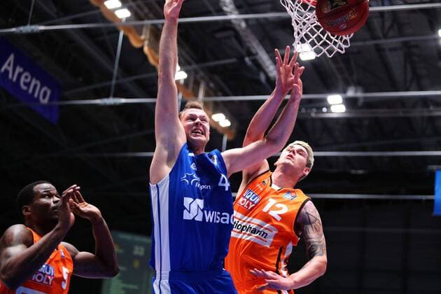 Niklas Kiel Frankfurt in duel with from left Javonte Green Ulm and Bogdan Radosavljevic Ulm Fraport Skyliners vs ratiopharm Ulm Basketball easycredit BBL 22 04 2019 Fraport Skyliners vs ratiopharm Ulm Basketball easycredit BBL 22 04 2019 Frankfurt Copyright: xEIBNER RenexWeissx EP_RWS