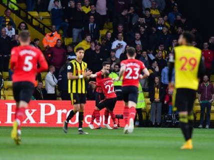 Sport Bilder des Tages FOOTBALL - 2018 2019 Premier League - Watford vs Southampton Southampton s Shane Long celebrates scoring the opening goal with Nathan Redmond, at Vicarage Road. COLORSPORT ASHLEY WESTERN 