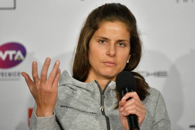 Julia Görges Goerges GER gives an interview due to injury in which she confirms that she had no feeling in 3 fingers is deaf Tennis Womens Porsche Cup Porsche Tennis Grand Prix GP Stuttgart 2019 Porsche Arena 24 04 2019 Porsche Tennis Grand Prix Stuttgart 2018