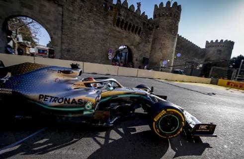 Sport Bilder des Tages Motorsports: FIA Formula One World Championship WM Weltmeisterschaft 2019, Grand Prix of Azerbaijan, 44 Lewis Hamilton (GBR, Mercedes AMG Petronas Motorsport), Baku Azerbaijan