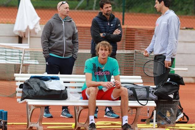 Alexander Zverev and his coach Marcelo Mello re und Co at the Training Tennis BMW Open 2019 27 04 2019