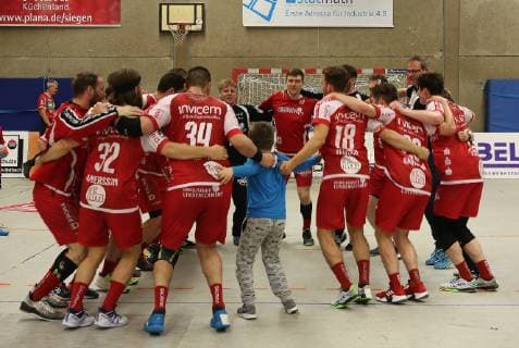 TuS Ferndorf TV Hüttenberg 26 04 2019 In home hall this year for the first time again the longed-for victory and jubilee dance Kreuztal Stählerwiese Germany