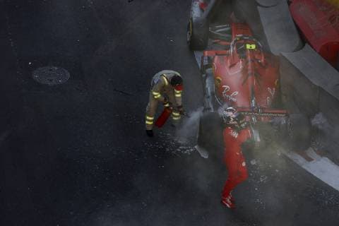 April 27, 2019 - Baku, Azerbaijan - CHARLES LECLERC of Scuderia Ferrari Mission Winnow crashes during the qualifying session of the Formula 1 Azerbaijan Grand Prix at Baku City Circuit in Baku, Azerbaijan. Formula 1 Azerbaijan Grand Prix - Qualifying - ZUMAg147 20190427_zap_g147_016 Copyright: xJamesxGasperottix