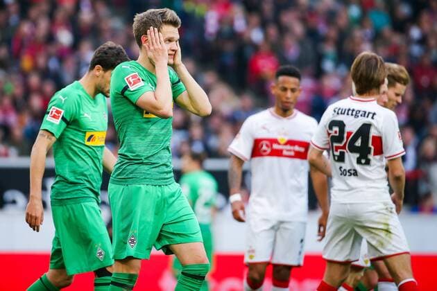 Sport Themen der Woche KW17 Sport Bilder des Tages Matthias Ginter (Borussia Moenchengladbach) unzufrieden DFL regulations prohibit any use of photographs as image sequences and or quasi-video. GER, Fussball, 1. Bundesliga, VfB Stuttgart - Borussia Moenchengladbach, 27.04.2019 Stuttgart *** Matthias Ginter Borussia Moenchengladbach dissatisfied DFL regulations prohibit any use of photographs as image sequences and or quasi video GER Fussball 1 Bundesliga VfB Stuttgart Borussia Moenchengladbach 27 04 2019 Stuttgart Copyright: xTomxWellerx xEibner-Pressefotox EP_eer
