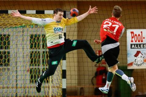 27 04 2019 xtgx Handball 3 League North SC Magdeburg YoungsterS HSV Hannover emspor v l Phil Doehler Magdeburg Parade holds the ball catches the ball parried against Johannes Kellner Hannover Magdeburg