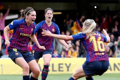 FC Barcelona Barca s players Mariona Caldentey (L), Toni Duggan (R) and Marta Torrejon celebrate after scoring a penalty shot against Bayern Munich during their Women s Champions League semifinal first leg match at the Mini Estadi in Barcelona, Spain, 28 April 2019. FC Barcelona vs. Bayern Munich !ACHTUNG: NUR REDAKTIONELLE NUTZUNG!  Copyright: xAlbertoxEstévezx GRAF9596 20190428-636920558112852062