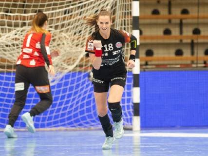 18 Iveta Luzumova Thüringer HC Frisch Auf Göppingen vs. Thüringer HC Handball Women 1 Bundesliga 27 04 2019 Frisch Auf Göppingen vs. Thüringer HC Handball Women 1 Bundesliga 27 04 2019 Göppingen Copyright: xEIBNER Michael_Schmidtx EP_MST