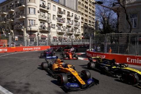 Motorsports: FIA Formula One World Championship WM Weltmeisterschaft 2019, Grand Prix of Azerbaijan, Start, 55 Carlos Sainz jr. (ESP, McLaren F1 Team), 3 Daniel Ricciardo (AUS, Renault F1 Team), 23 Alexander Albon (THA, Red Bull Toro Rosso Honda), 16 Charles Leclerc (MCO, Scuderia Ferrari Mission Winnow), Baku Azerbaijan