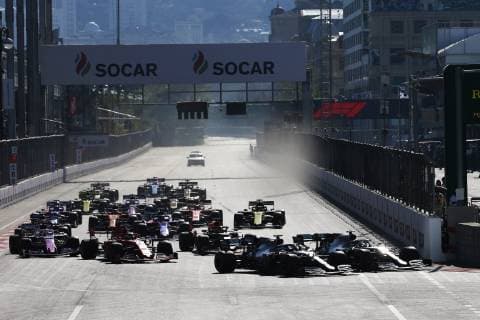 Photo4 LaPresse 28 04 2019 Baku, Azerbaijan Grand Prix Formula One Azerbaijan 2019 In the pic: start, in front Lewis Hamilton (GBR) Mercedes AMG F1 W10 and Valtteri Bottas (FIN) Mercedes AMG F1 W10  Copyright: xPhoto4 LaPressex
