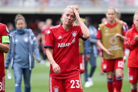 Sport Bilder des Tages April 28, 2019 - Barcelona, Barcelona, Spain - Players of Bayern de Munich lamenting during UEFA Women s Champions League football match, between Barcelona and Bayern de Munich, April 28th, in Ministadi stadium in Barcelona, Spain. Soccer: UEFA Women s Champions League - Barcelona v Bayern de Munich - ZUMAa181 20190428_zaa_a181_072 Copyright: xAFP7x