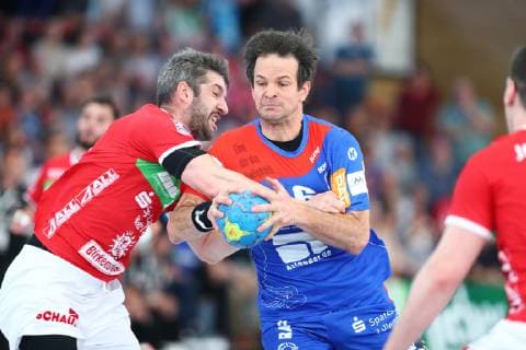 Matthias Flohr Balingen in duel with Christian Rompf Huettenberg TV Huettenberg vs. HBW Balingen Weilstetten Handball 2 Bundesliga 28 04 2019 TV Huettenberg vs. HBW Balingen Weilstetten Handball 2 Bundesliga 28 04 2019 Huettenberg Copyright: xEIBNER RenexWeissx EP_RWS