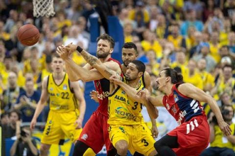 Basketball Berlin 28 04 2019 easyCredit BBL 1 Bundesliga Season 2018 2019 Alba Berlin FC Bayern Munich Peyton Siva Alba Berlin No 03 Danilo Barthel Munich No 22 Johannes Thiemann Alba Berlin No 32 hi Nihad Djedovic Munich No 14 Dedovic re