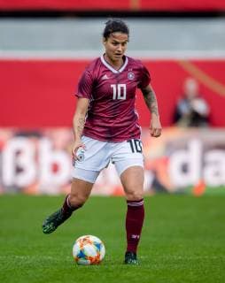 9 April 2019 Paderborn Benteler Arena soccer international women Germany Japan Germany Germany Dzsenifer Marozsan on the ball