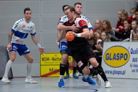 Lübbecke Germany 28 04 2019 2 Handball Bundesliga 2018 2019 TuS N Lübbecke vs Dessau Roßlauer HV L R Jo Gerrit Genz Lübbecke Daniel Zele Dessau Lübbecke Nordrhein Westfalen Germany Merkur Arena