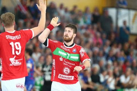 Moritz Lambrecht Huettenberg right and Markus Stegefelt Huettenberg applaud each other TV Huettenberg vs. HBW Balingen Weilstetten Handball 2 Bundesliga 28 04 2019 TV Huettenberg vs. HBW Balingen Weilstetten Handball 2 Bundesliga 28 04 2019 Huettenberg Copyright: xEIBNER RenexWeissx EP_RWS