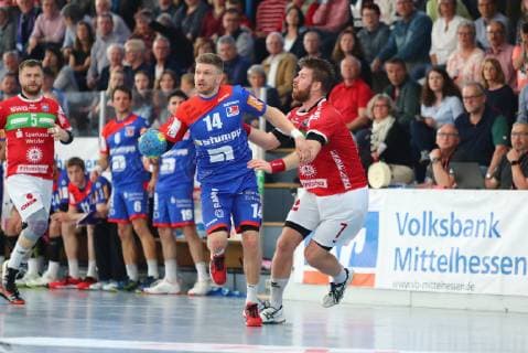 Oddur Gretarsson Balingen in duel with Moritz Lambrecht Huettenberg TV Huettenberg vs. HBW Balingen Weilstetten Handball 2 Bundesliga 28 04 2019 TV Huettenberg vs. HBW Balingen Weilstetten Handball 2 Bundesliga 28 04 2019 Huettenberg Copyright: xEIBNER RenexWeissx EP_RWS