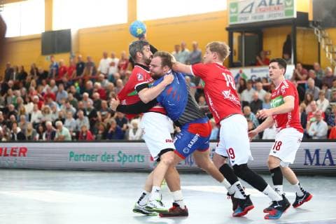 Marcel Niemeyer Balingen in duel with Christian Rompf Huettenberg left and Markus Stegefelt Huettenberg TV Huettenberg vs. HBW Balingen Weilstetten Handball 2 Bundesliga 28 04 2019 TV Huettenberg vs. HBW Balingen Weilstetten Handball 2 Bundesliga 28 04 2019 Huettenberg Copyright: xEIBNER RenexWeissx EP_RWS