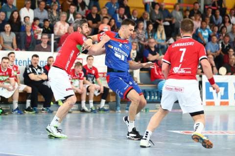 Rene Zobel Balingen in duel with Christian Rompf Huettenberg TV Huettenberg vs. HBW Balingen Weilstetten Handball 2 Bundesliga 28 04 2019 TV Huettenberg vs. HBW Balingen Weilstetten Handball 2 Bundesliga 28 04 2019 Huettenberg Copyright: xEIBNER RenexWeissx EP_RWS