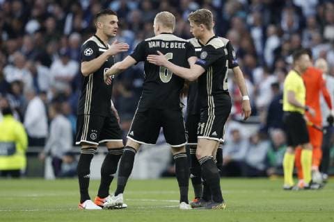 LONDON Football, 30-04-2019, season 2018 2019 , Tottenham Stadium . Semi final Champions League first leg. Ajax player Dusan Tadic, Ajax player Donny van de Beek and Ajax player Frenkie de Jong during the game Tottenham Hotspur - Ajax Tottenham Hotspur - Ajax  x3291787x