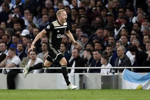 Donny van de Beek of Ajax during the UEFA Champions League semi final match between Tottenham Hotspur FC and Ajax Amsterdam at the Tottenham Hotspur stadium on April 30, 2019 in London, United Kingdom UEFA Champions League 2018 2019 xVIxVIxImagesx xMauricexvanxSteenxIVx 14335339
