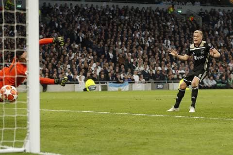 LONDON Football, 30-04-2019, season 2018 2019 , Tottenham Stadium . Semi final Champions League first leg. Ajax player Donny van de Beek (r) scoring the 0-1 during the game Tottenham Hotspur - Ajax Tottenham Hotspur - Ajax  x3292043x