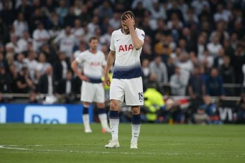 Sport Bilder des Tages Tottenham Hotspur v Ajax Amsterdam UEFA Champions League Fernando Llorente of Tottenham Hotspur looks dejected after his side concedes itÕs 1st goal during the UEFA Champions League Semi-final match at Tottenham Hotspur Stadium, London Content Not Available For UK Newspapers Copyright: xPaulxChestertonx FIL-13184-0011